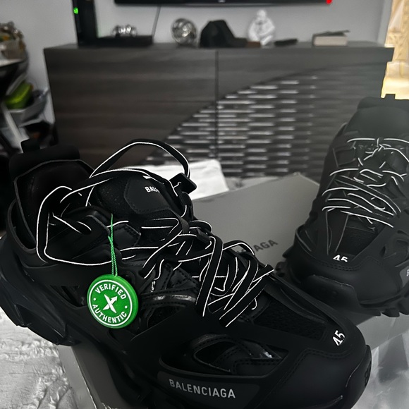 Balenciaga shoes - Picture 1 of 3